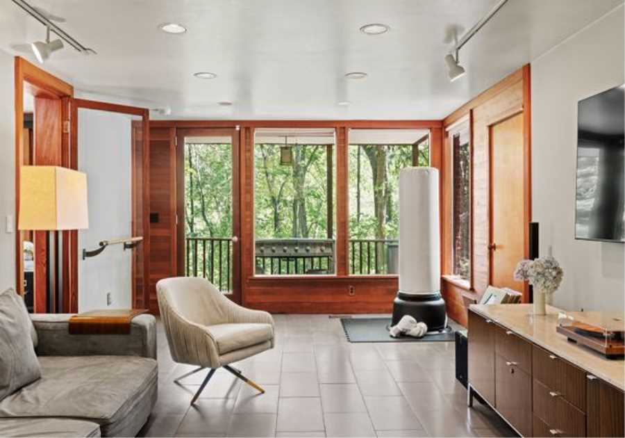 One of Frank Lloyd Wright’s Original Apprentices Designed This $1M Home North of NYC