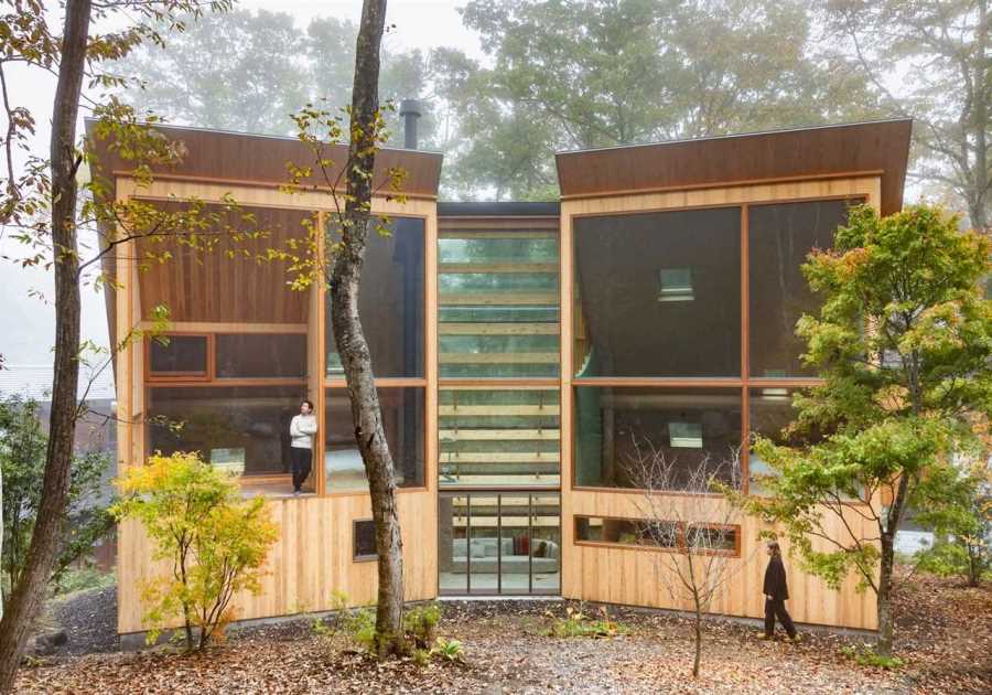 This Glassy Getaway in the Mountains of Japan Is Not Your Typical Cabin