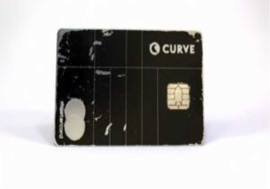 Lloyds eyes Curve acquisition in fintech push to rival Apple Pay
