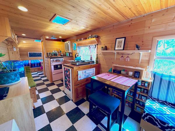 The pink oven is an original 1950s O'Keefe and Meritt.
