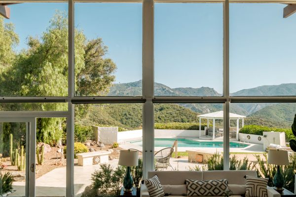 A 1965 Haven in Calabasas Hits the Market for $3.2M