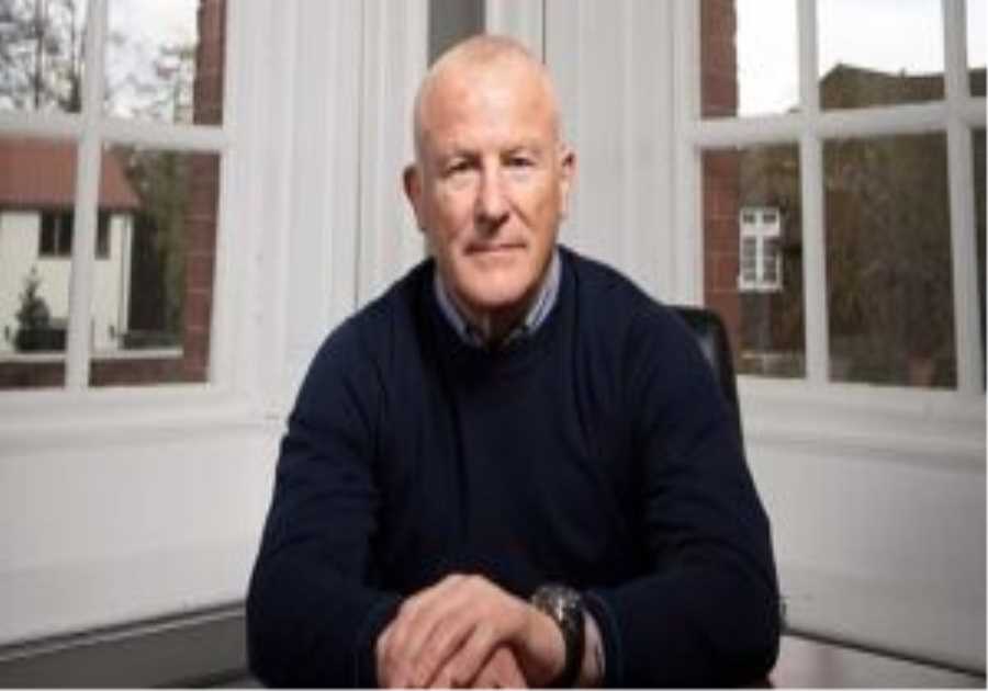 Neil Woodford fined £46m and banned from senior City roles over fund collapse