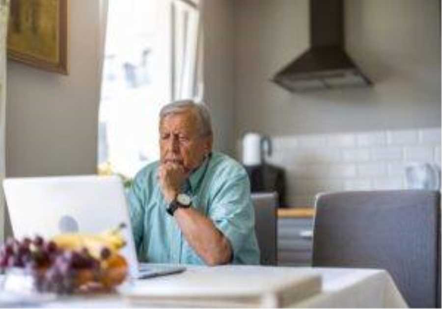 Government urged to tackle ‘self-employed pension crisis’ as report warns of widening savings gap