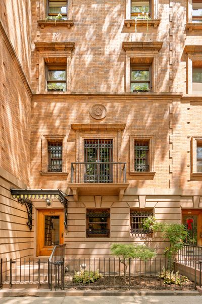 Bob Dylan Lived in This $3M Harlem Townhouse for Over a Decade