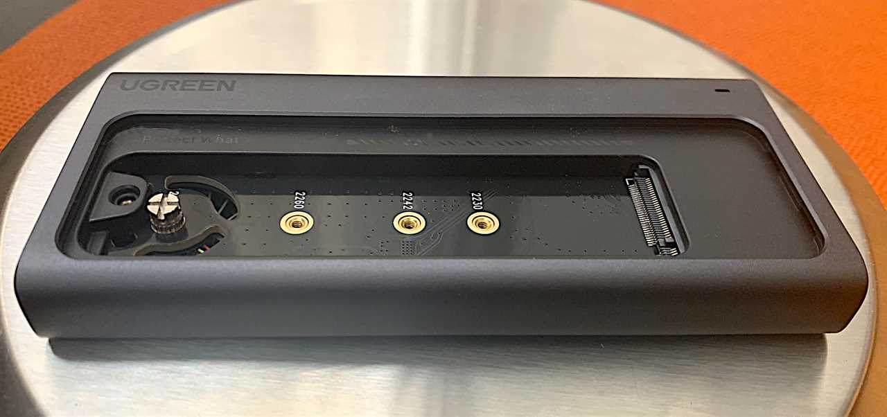 Ugreen CM850 USB4 Enclosure review: Fast 40Gbps with any NVMe SSD