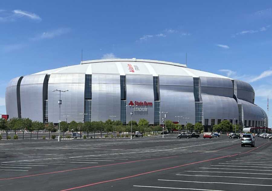 BREAKING: Man Arrested with Knife, Gun, and Inactive Police Credentials at State Farm Stadium in Arizona, Ahead of Charlie Kirk Memorial Service