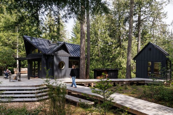 Built-Ins Help Two Tiny Cabins in British Columbia Maximize Every Last Inch