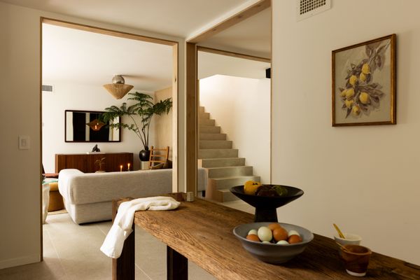 Earth Tones Ground This Minimalist L.A. Midcentury Reno Seeking $1.4M