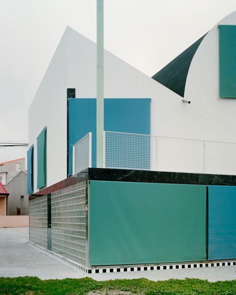 This Home in Portugal Turns Convention Upside Down—Starting With the Roof