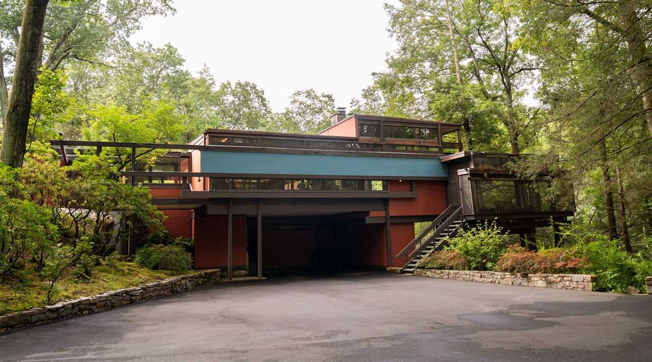 Icons Only: The Price You Pay to Keep Up Paul Rudolph’s Fallingwater