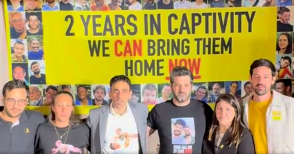 Families of Jewish Hostages in Gaza Thank President for His Work in Bringing Their Loved Ones Home after 2 Years in Hamas Captivity