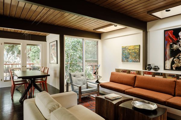 This $2.75M Pasadena Midcentury Is Perched Above a Stream