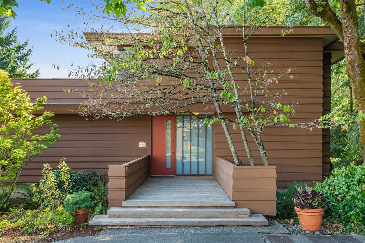 The Midcentury Home of a Frank Lloyd Wright Apprentice Seeks $2.2M in Seattle