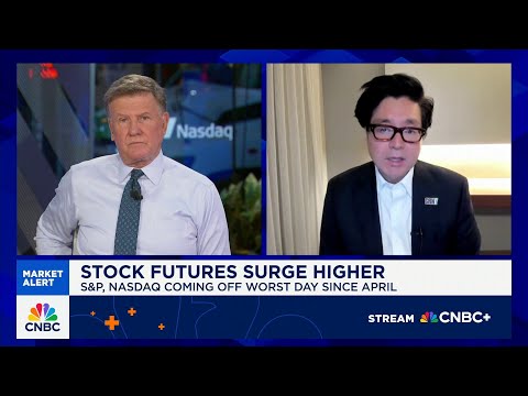 There are a lot of reasons for investors to stay optimistic, says Fundstrat's Tom Lee