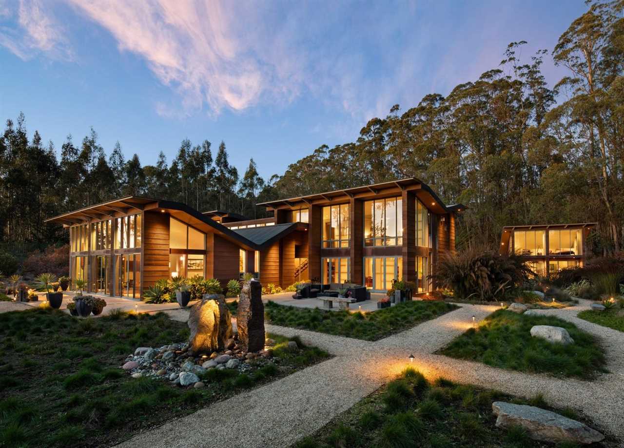 This $5.9M Pescadero Home Blends Ocean Views With Laid-Back Charm