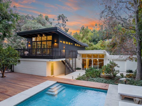 In Brentwood, a Restored 1951 Post-and-Beam Midcentury Asks $9.4M