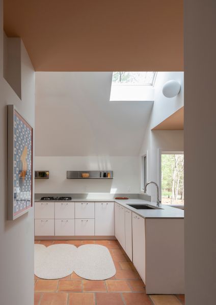 Soft Brutalism Meets the ’80s at This Renovated Hamptons House