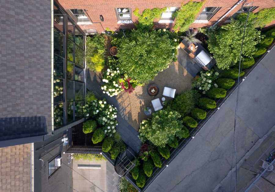 How They Pulled It Off: A Triangular Parking Lot Transforms Into a Secret Urban Garden
