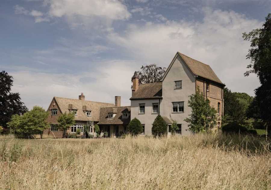We’ll Never Be Royals—But You Can Live Like Queen Elizabeth I at This £7M English Manor