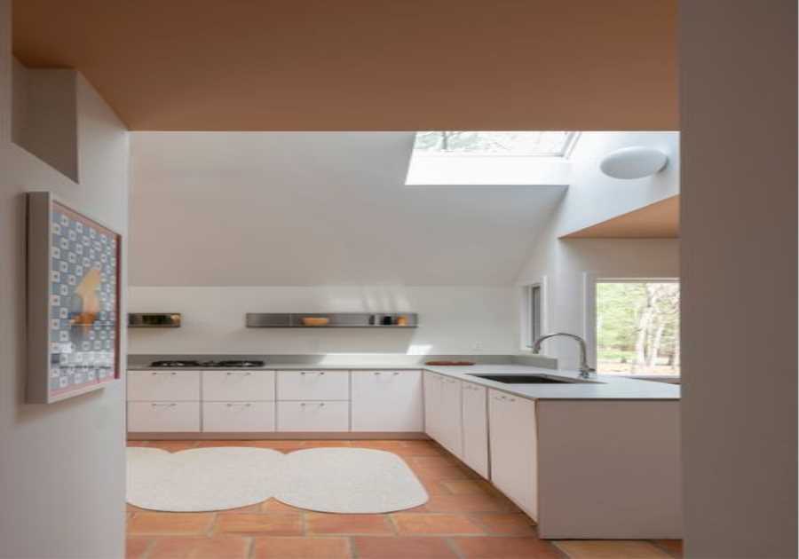 Soft Brutalism Meets the ’80s at This Renovated Hamptons House