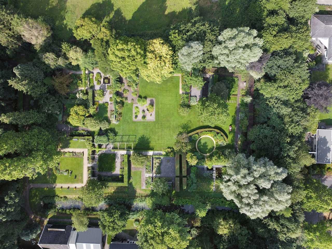 How to Build a Modernist Garden According to the Mother of the Genre