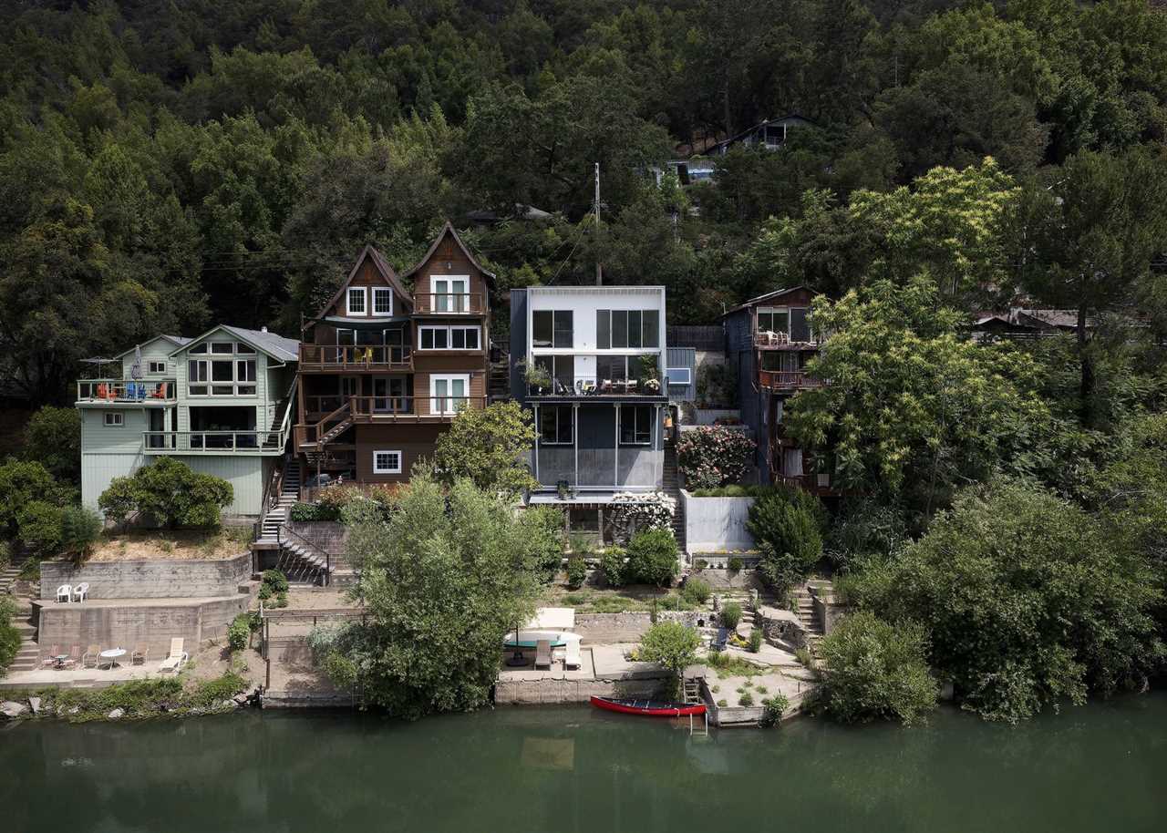 This Riverfront Home in Northern California Maxes Out Water Views