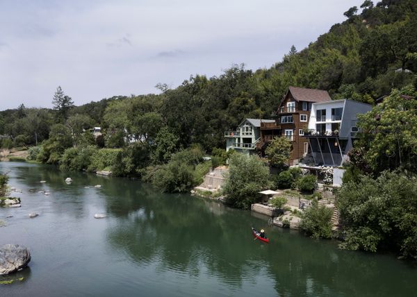 This Riverfront Home in Northern California Maxes Out Water Views