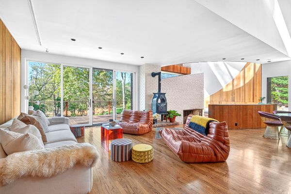 Jimi Hendrix Once Played at This Curvy $3.5M Woodstock Home