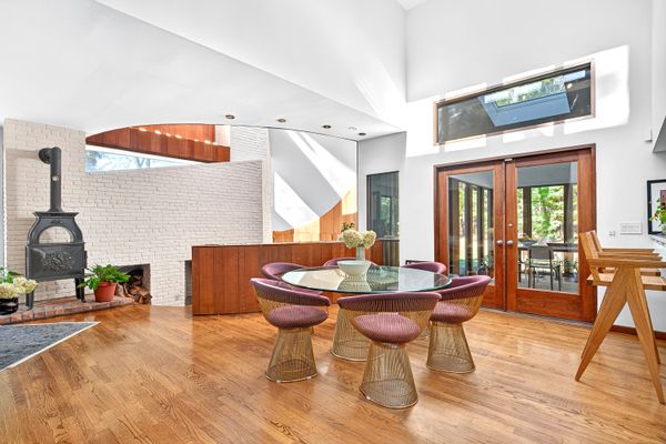 Jimi Hendrix Once Played at This Curvy $3.5M Woodstock Home