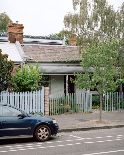 Four Massive Pivot Doors Bring the Outdoors In at This Australian Family Home