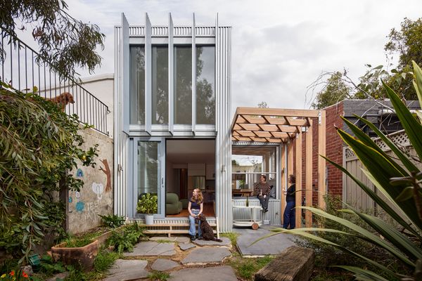 You’d Never Guess This Quiet-Looking Australian Home Has a Soaring Living Space