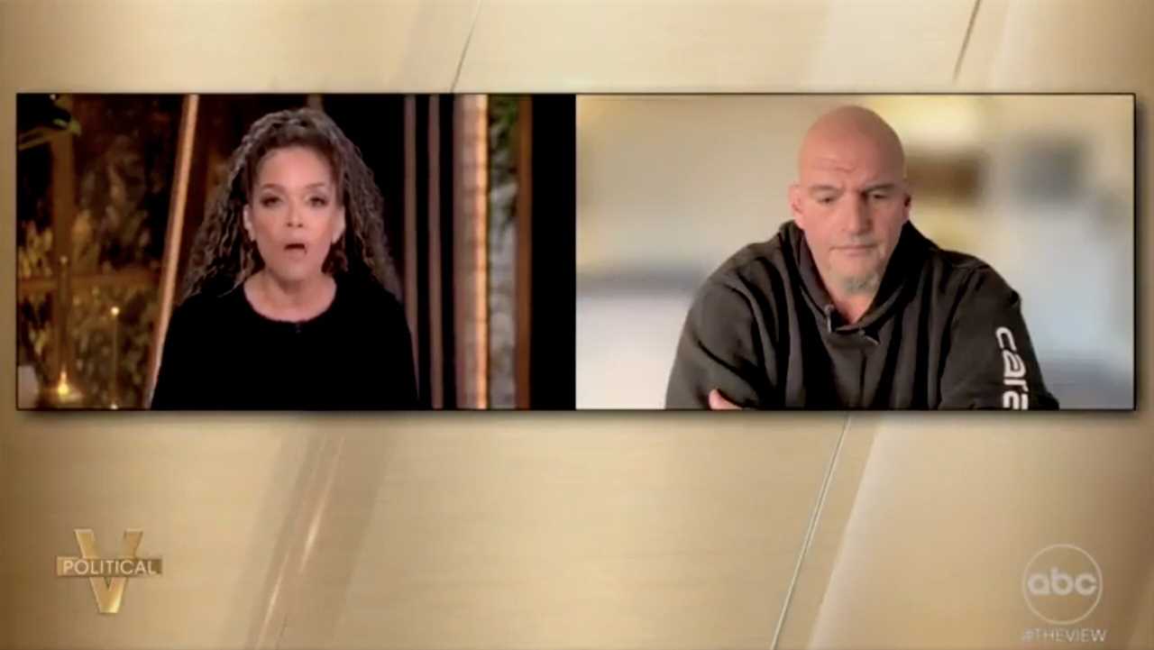 Discussion between two hosts on a split screen, addressing political topics during a live broadcast on a television show.