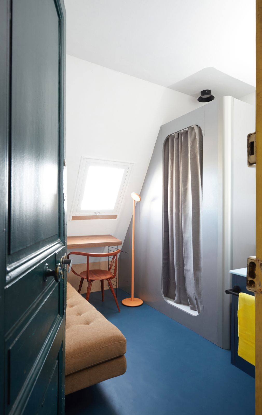 How They Pulled It Off: A 107-Square-Foot Parisian Studio Inspired by Midcentury Ships