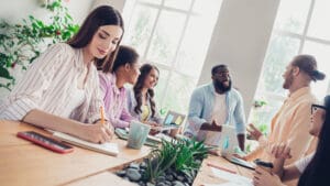 ‘Covid boom’ ends as graduate job prospects fall back to pre-pandemic levels