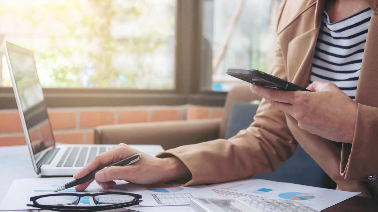 10 Financial Safety Nets Every Dual-Income Couple Needs Before Recession Hits