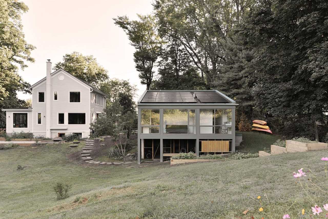 The Garage Was in Bad Shape, So She Swapped It Out for a Crisp Art Studio