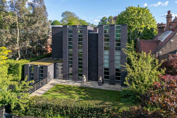 Asking £9.5M, This Monumental ’60s Home Is a London Landmark