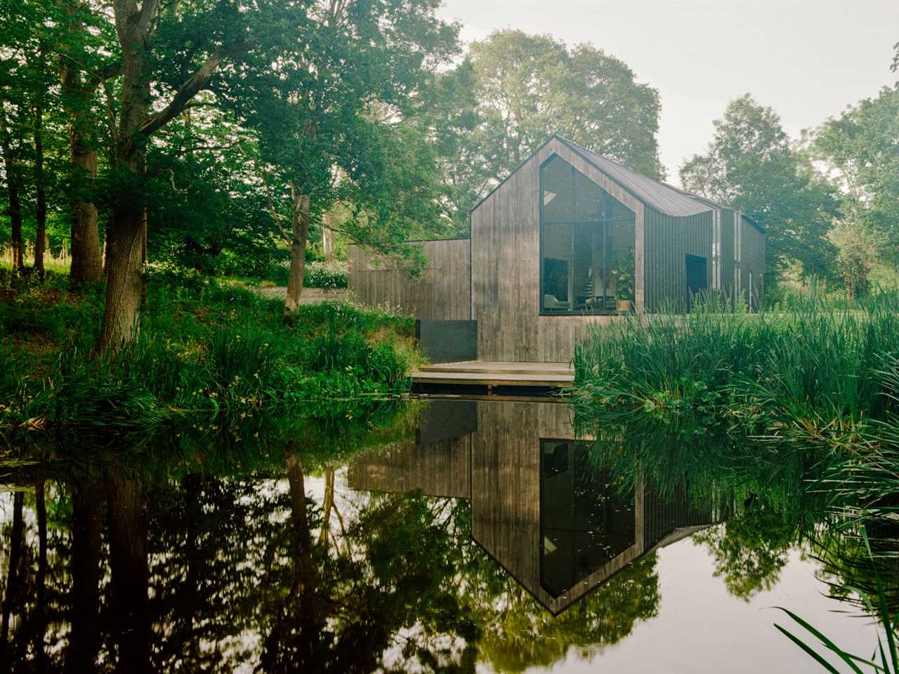 The Roof of This Barnlike U.K. Home Takes a Surprising Turn