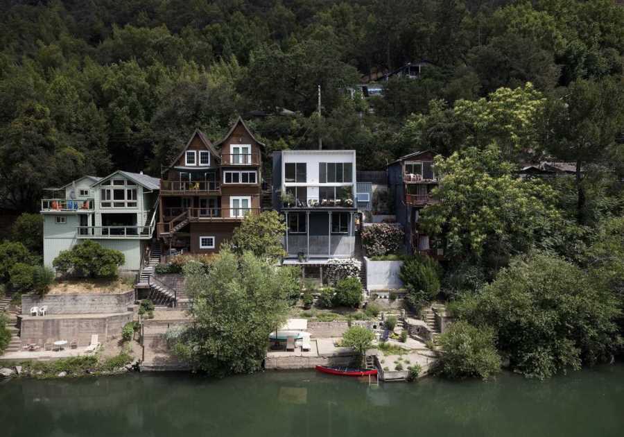 This Riverfront Home in Northern California Maxes Out Water Views