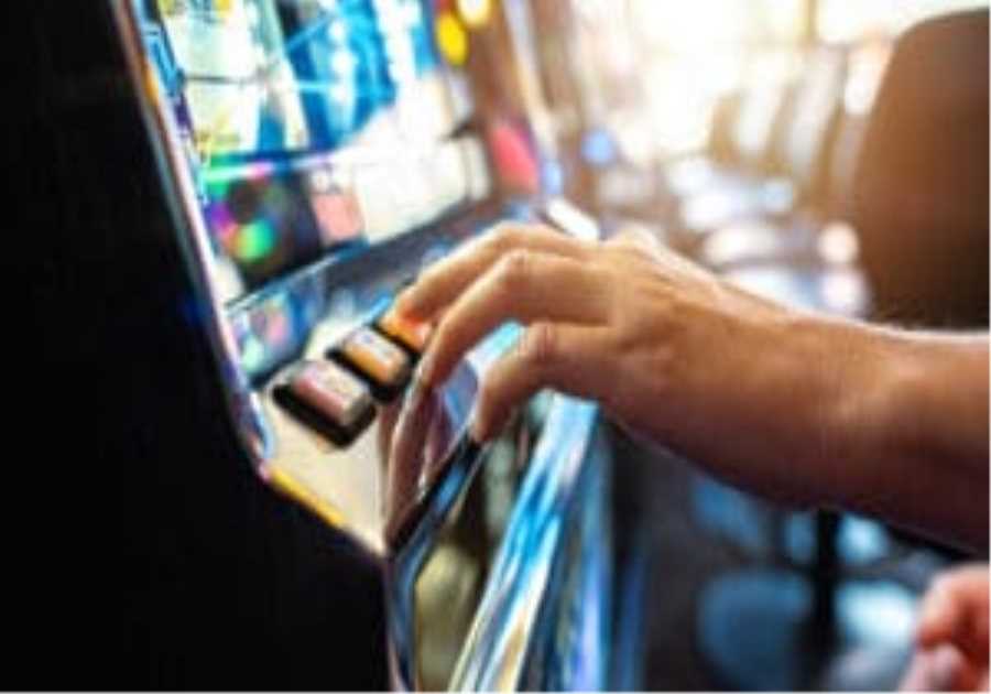 Reeves’ fruit machine tax ‘would gamble with pubs’ futures’, industry warns