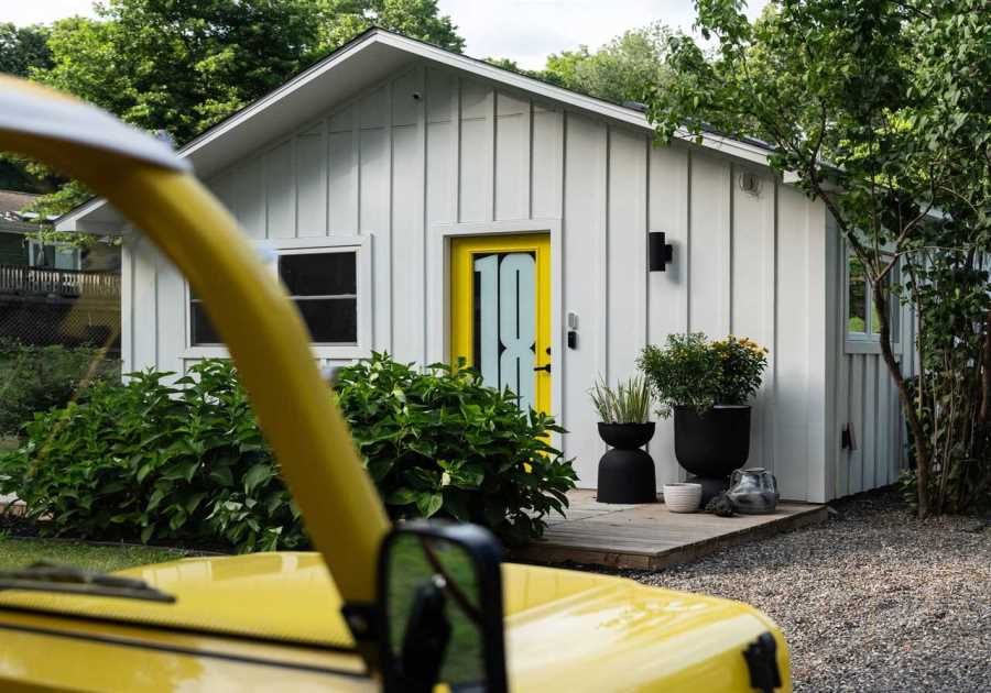 Before & After: Ghislaine Viñas Turns a Cloud-Gray Tiny House Into a Little Ray of Sunshine
