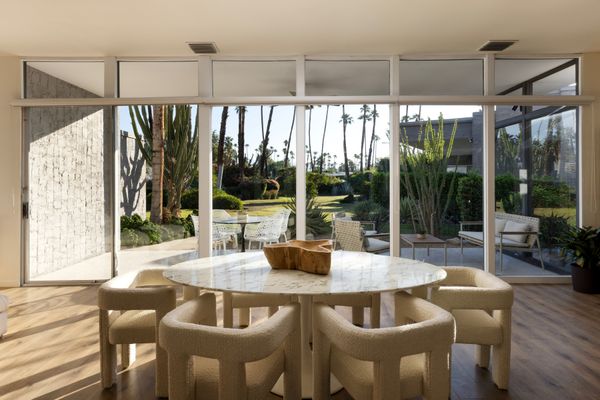 A Modernist Landmark in Rancho Mirage Asks $1.3M