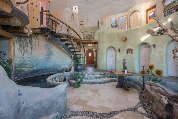 This $1.6M Dome Home Near Taos Is Out of This World