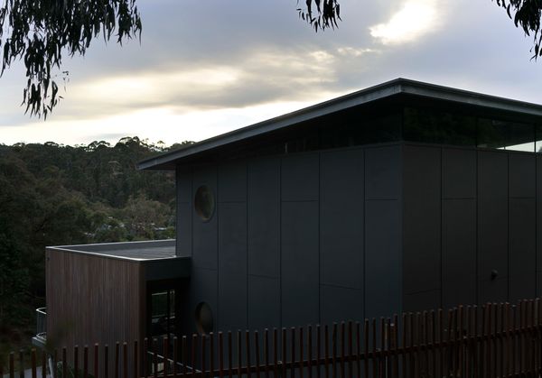 Modernist Masters Inspired This Australian Home—Which a Father and Son Built by Hand