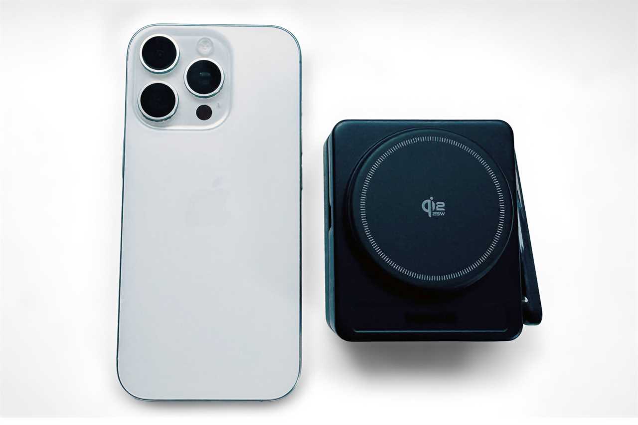 Baseus PicoGo AF21 Portable 3 in 1 Qi 2 2 Wireless Charger closed