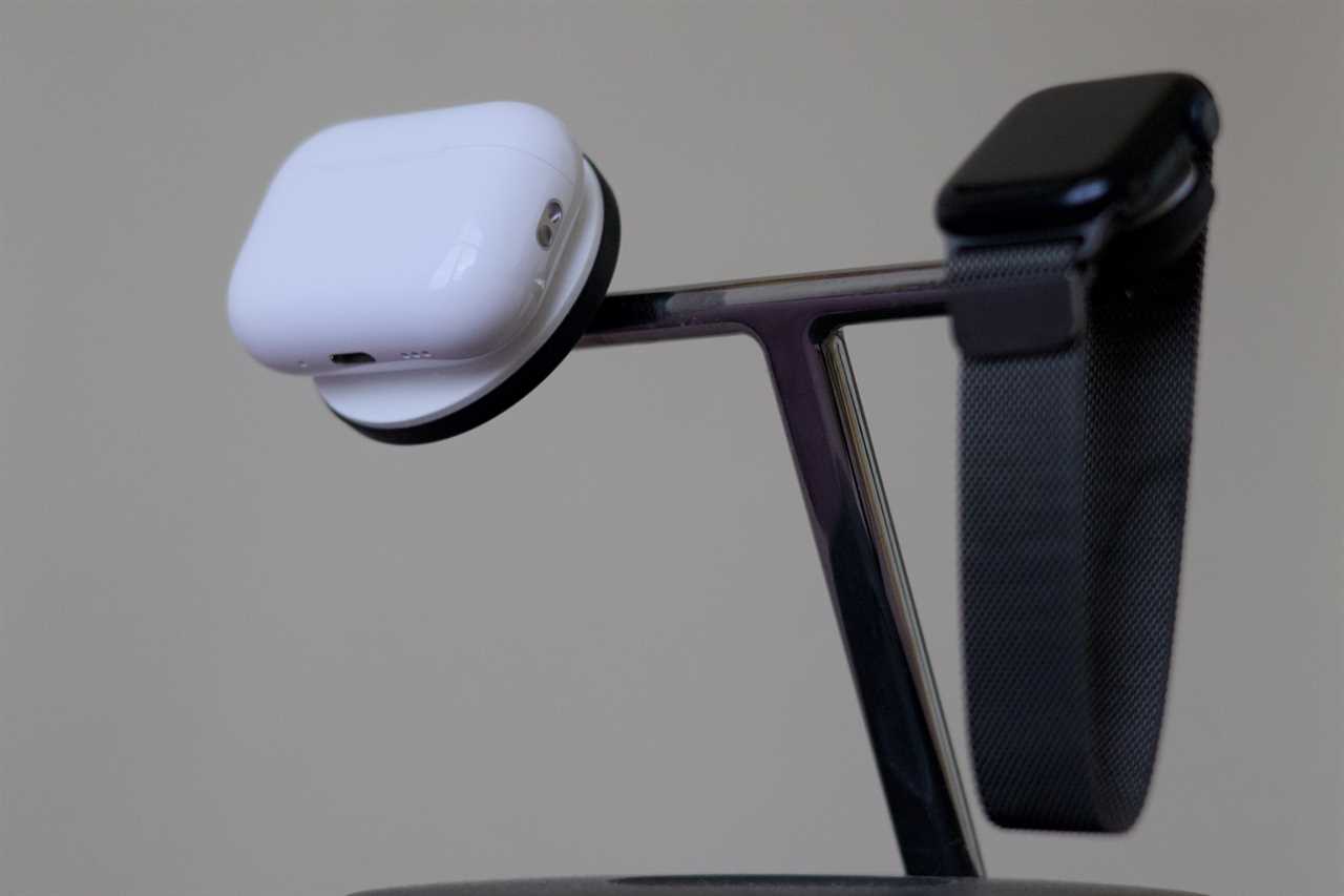 AirPods Pro 3 charging via Magsafe