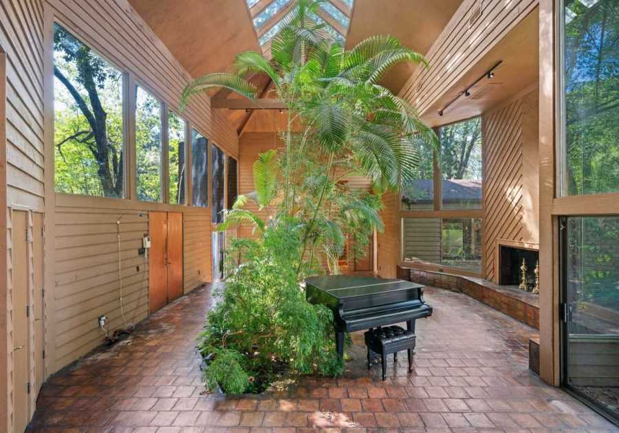 There’s a Tree in the Living Room of This $700K Memphis House