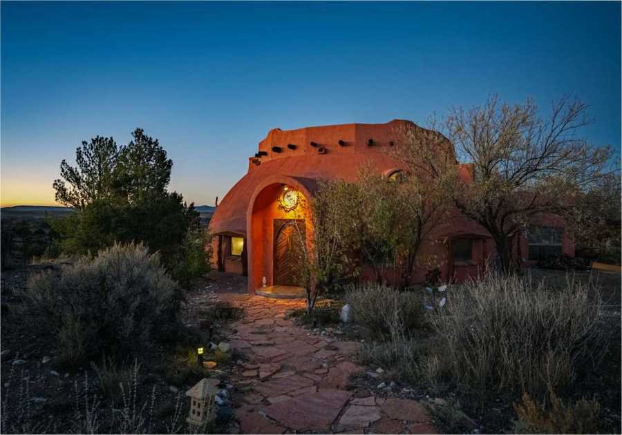 This $1.6M Dome Home Near Taos Is Out of This World