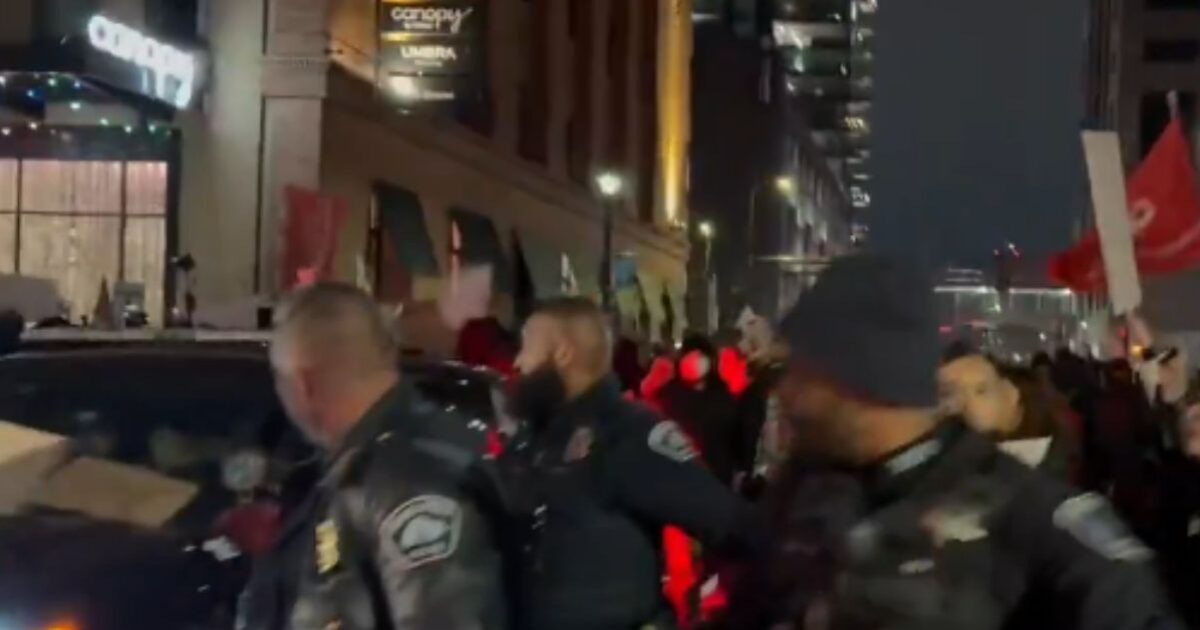 BREAKING: Minneapolis Police, INCLUDING THE CHIEF, Retreat After Anti-ICE Rioters Attack Them and Seize Control (VIDEOS)