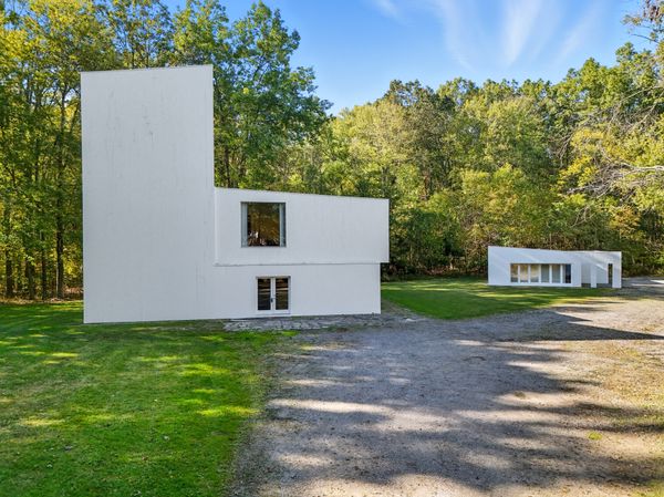 A Boxy, Light-Filled  Retreat in Pennsylvania Seeks $1.2M